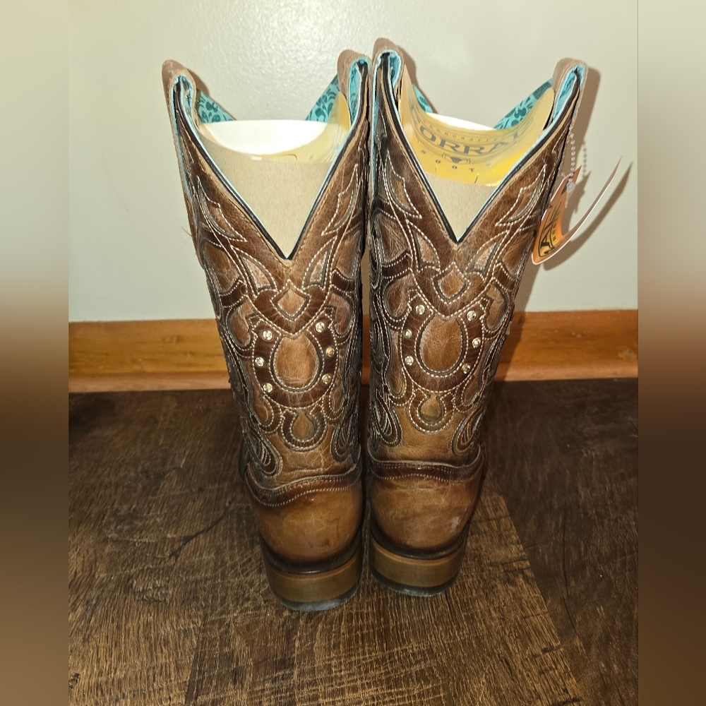 NWT Corral Horseshoe Overlay & Embroidery & Crystal, Square Toe Western, Sz 9 - Picture 3 of 8
